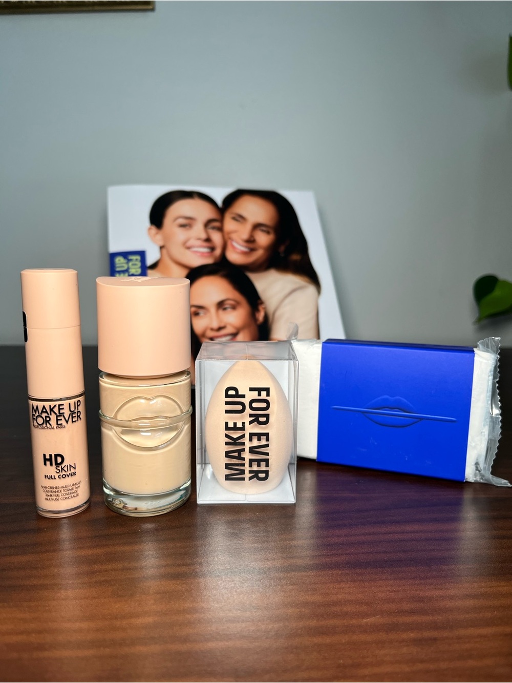 Brand new Make Up For Ever bundle including Foundation, concealer, sponge & Clay